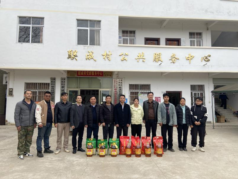 慰問暖人心，關(guān)懷傳黨情
